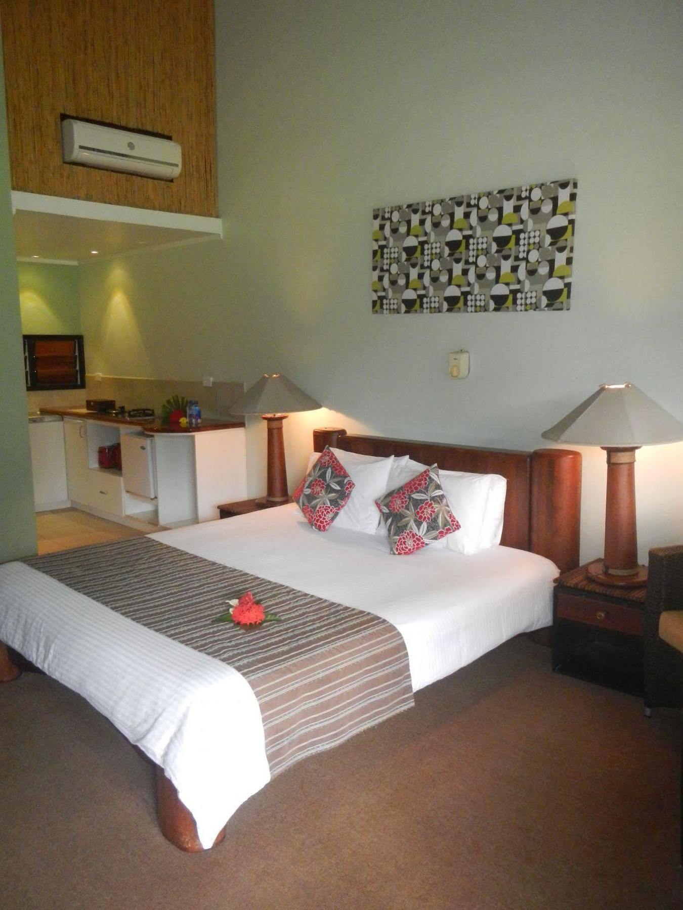 Club Oceanus Resort Pacific Harbour Exteriör bild